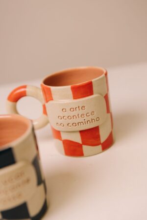 Caneca a arte acontece no caminho