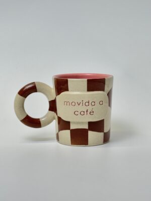 Caneca "movida a café"