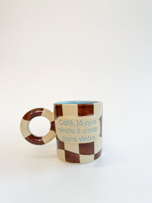 Caneca "café, já que ainda é cedo para vinho"