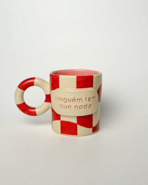 Caneca "ninguém tem que nada"
